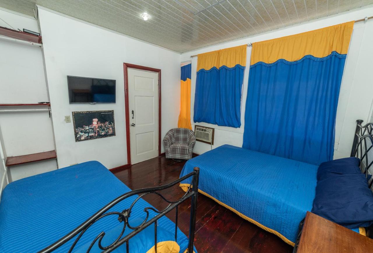 Hostal Amador Familiar Panamaváros Szoba fotó