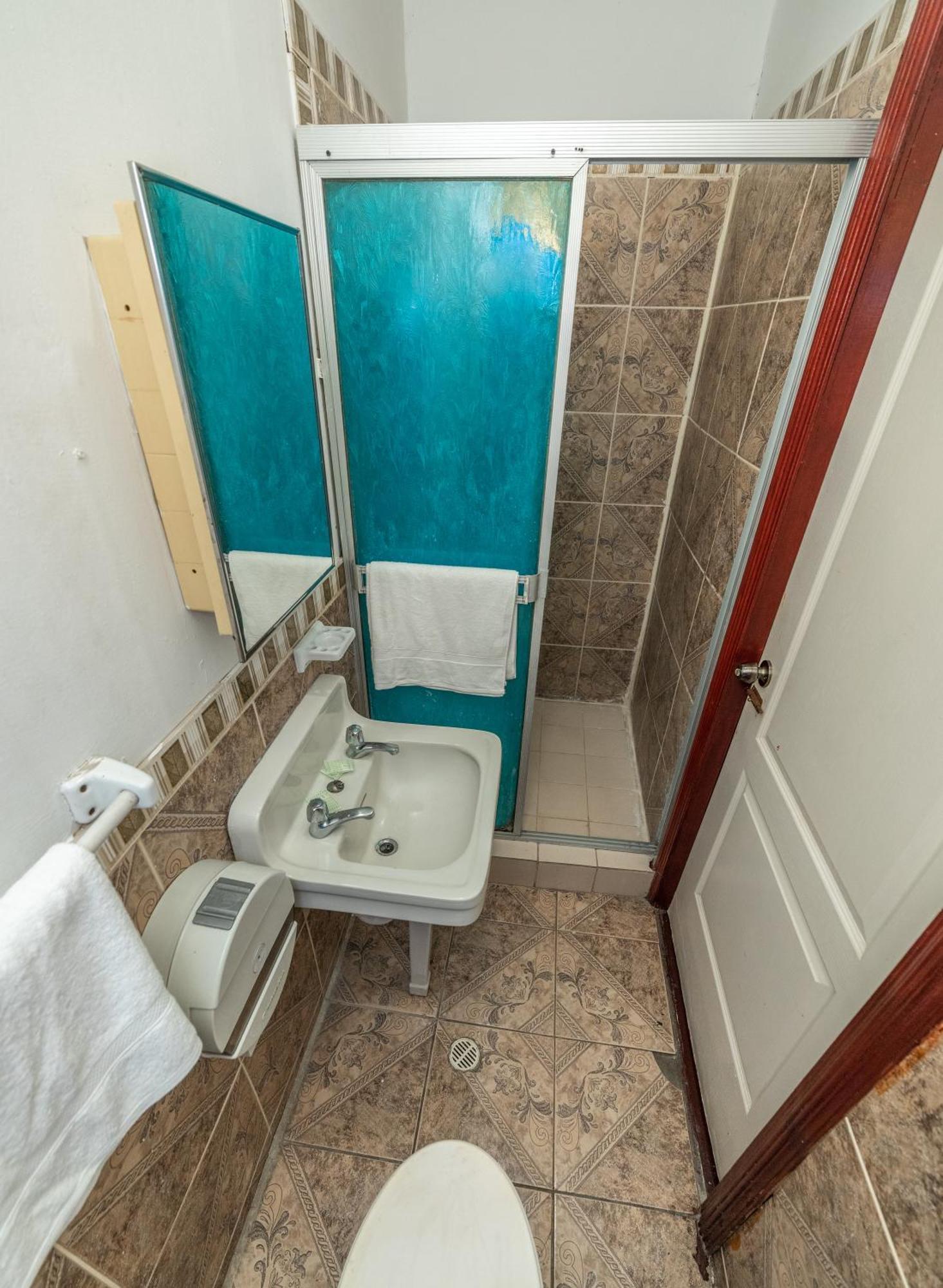 Hostal Amador Familiar Panamaváros Szoba fotó