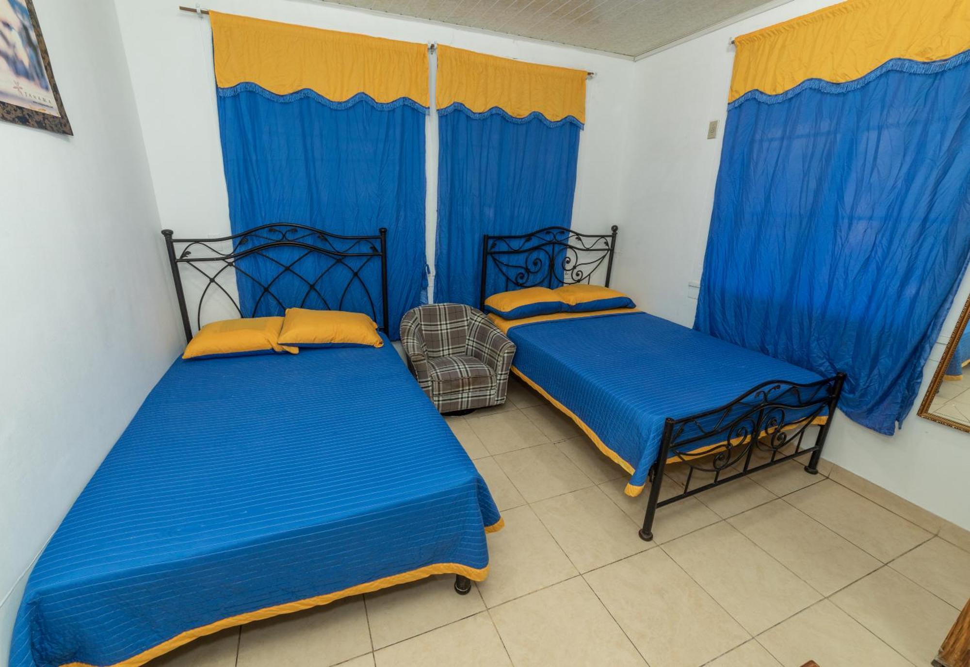 Hostal Amador Familiar Panamaváros Szoba fotó